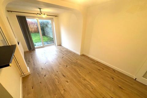undefined, Sandy Close, Petersfield, GU31