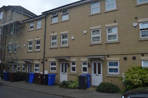 4 bedroom terraced house to rent, Maltings Way, Bury St Edmunds