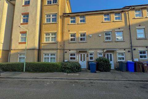 4 bedroom terraced house to rent, Maltings Way, Bury St Edmunds