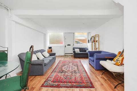 undefined, Durham Row, London, E1