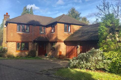 4 bedroom detached house to rent, Caterham