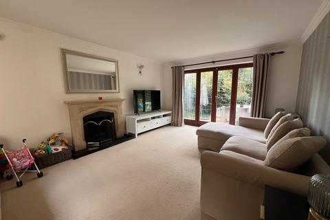 4 bedroom detached house to rent, Caterham