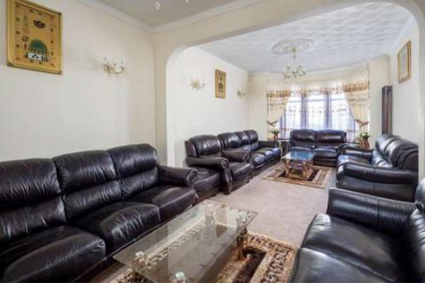 4 bedroom terraced house for sale - Colchester Road, London, E10