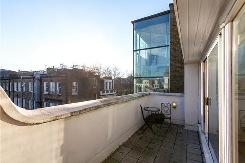 1 bedroom penthouse to rent, Courtfield House, Baldwins Gardens, London, EC1N