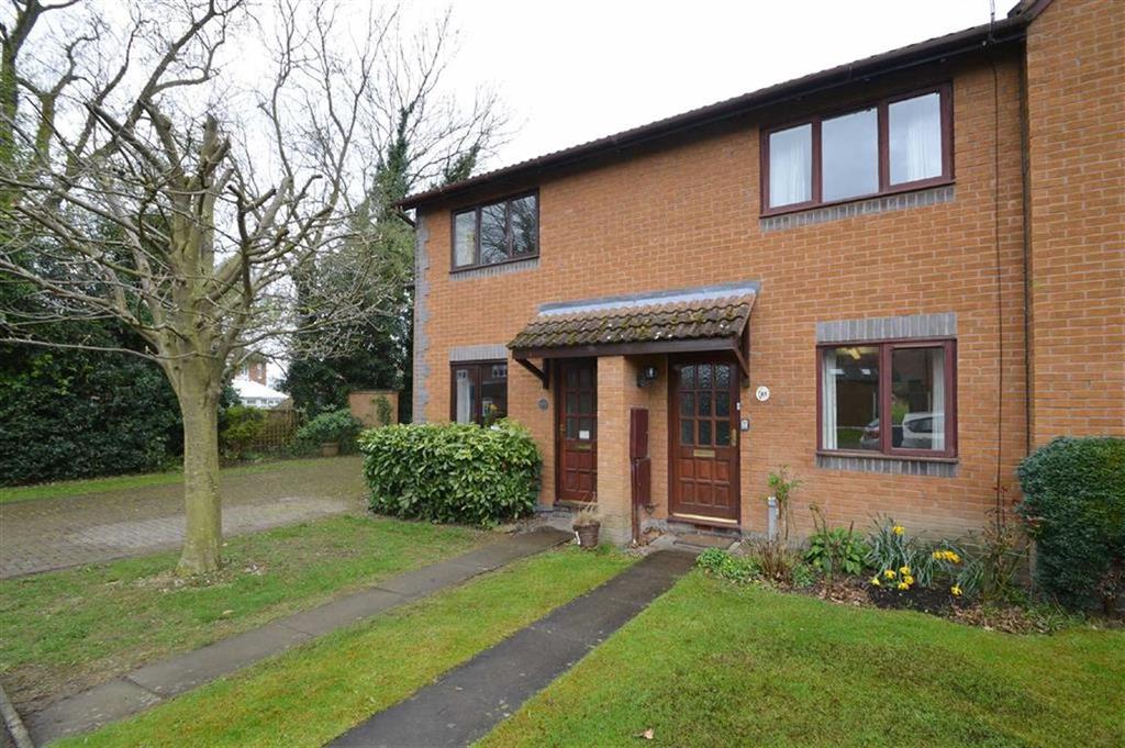Carlton Close, Racecourse Lane, Shrewsbury 2 bed terraced house £145,000