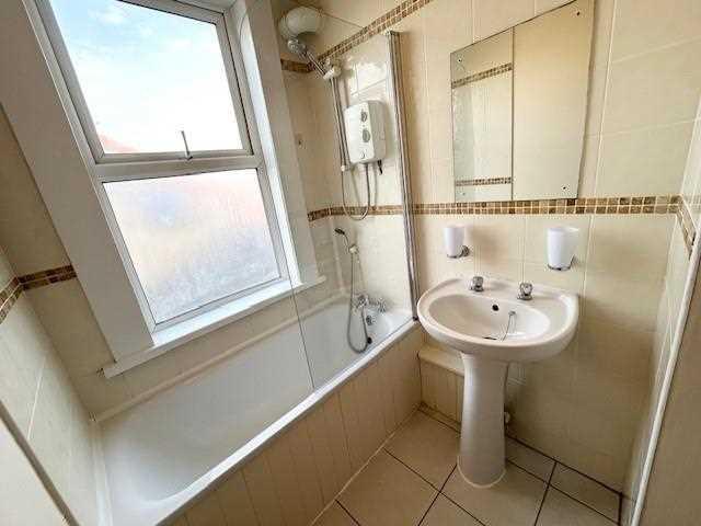 Apartment in Brighton, Round Hill - View 5
