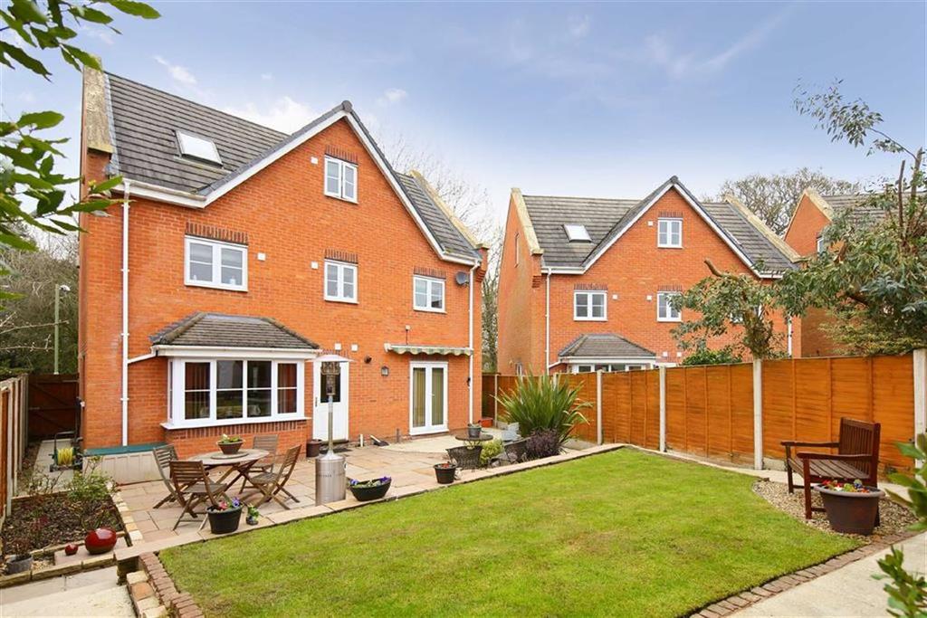 Bentley Drive, Oswestry, SY11 5 bed detached house £317,500