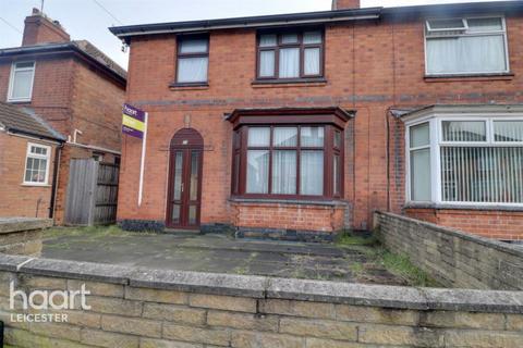 3 bedroom semi-detached house to rent, Norwood Road, Leicester