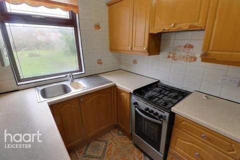 3 bedroom semi-detached house to rent, Norwood Road, Leicester