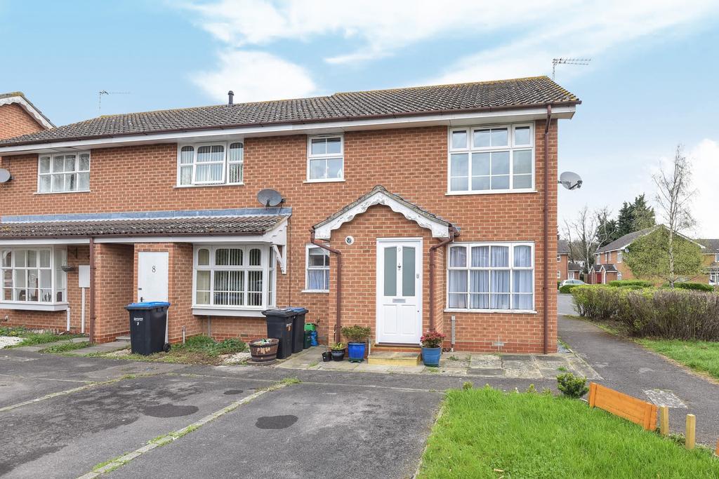 Vernon Close, Ottershaw, Chertsey, KT16 1 bed flat £850 pcm (£196 pw)