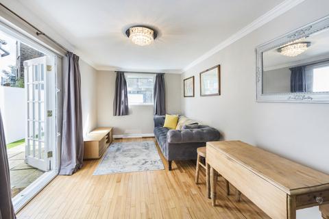 2 bedroom apartment to rent, Cremorne Road, Chelsea