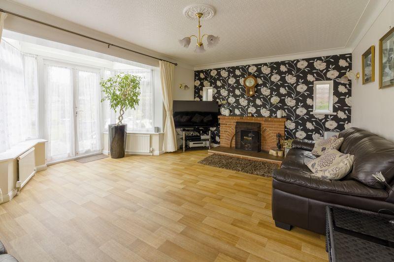 Loxwood Avenue, Worthing 5 bed detached house £595,000