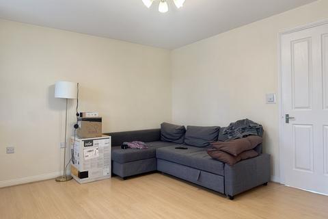 2 bedroom end of terrace house to rent, Malmesbury Park Road, Bournemouth