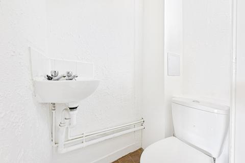2 bedroom maisonette to rent, Field Court, Hillmarton Road, Islington, London
