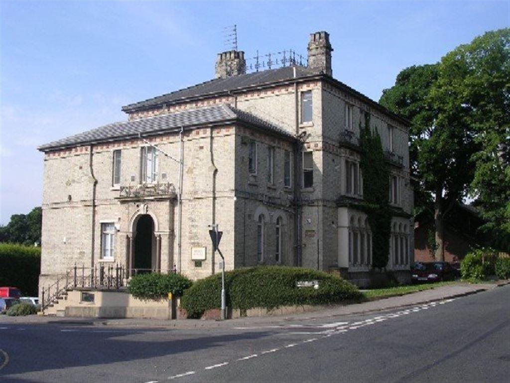 Flat 1, Dykes House, Cliff Road, Hessle, HU13 0HA 2 bed flat £465 pcm (£107 pw)