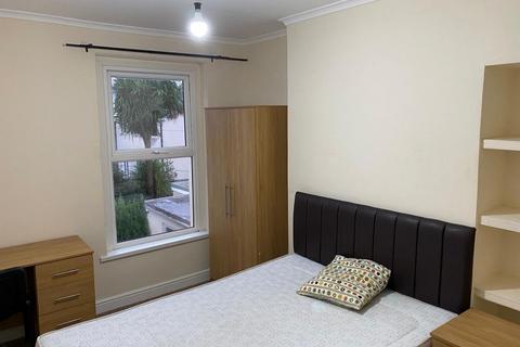 3 bedroom flat to rent, First Floor Flat, 77 St Helens Avenue, Brynmill, Swansea.  SA1 4NN