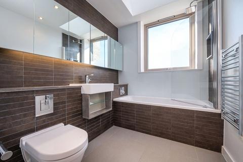 3 bedroom flat to rent, Haven Way, London