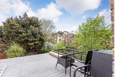 3 bedroom maisonette to rent, Essex Road, Islington, N1