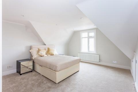 3 bedroom maisonette to rent, Essex Road, Islington, N1