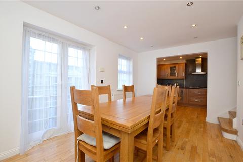 5 bedroom semi-detached house for sale, Chiltern Court, Rodley, Leeds