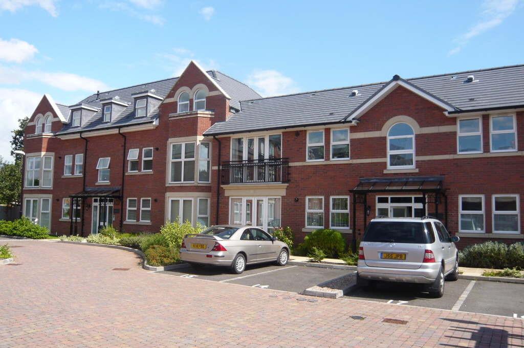 Arden House, Grafton Close 2 bed apartment £1,050 pcm (£242 pw)