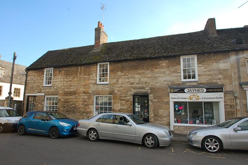 Oundle, PE8 2 bed apartment £750 pcm (£173 pw)