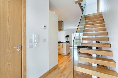 3 bedroom terraced house to rent, Flamsteed Close, Cambridge, CB1