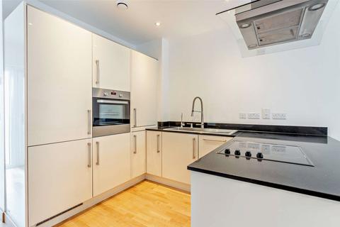 3 bedroom terraced house to rent, Flamsteed Close, Cambridge, CB1