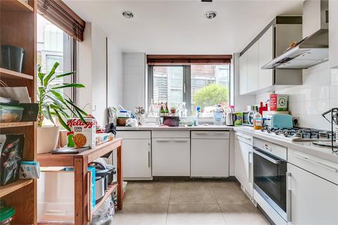 2 bedroom flat to rent, Peacock Place, London