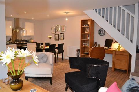 2 bedroom terraced house to rent, Newport Road, Barnstaple, Devon, EX32 9FQ