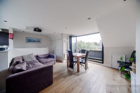 3 bedroom flat to rent, Goldhurst Terrace, South Hampstead, London
