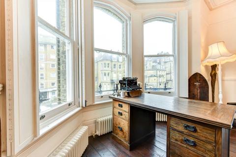 3 bedroom flat to rent, The Avenue`s Luxury Hove Apartment
