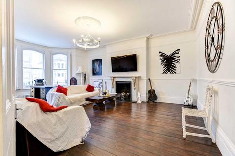 3 bedroom flat to rent, The Avenue`s Luxury Hove Apartment