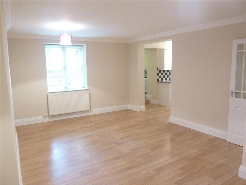 Station Bridge Harrogate North Yorkshire 2 Bed Apartment 650 Image 1 Of 16