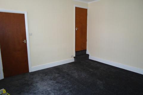 2 bedroom terraced house to rent, Recreation Crescent, Leeds LS11