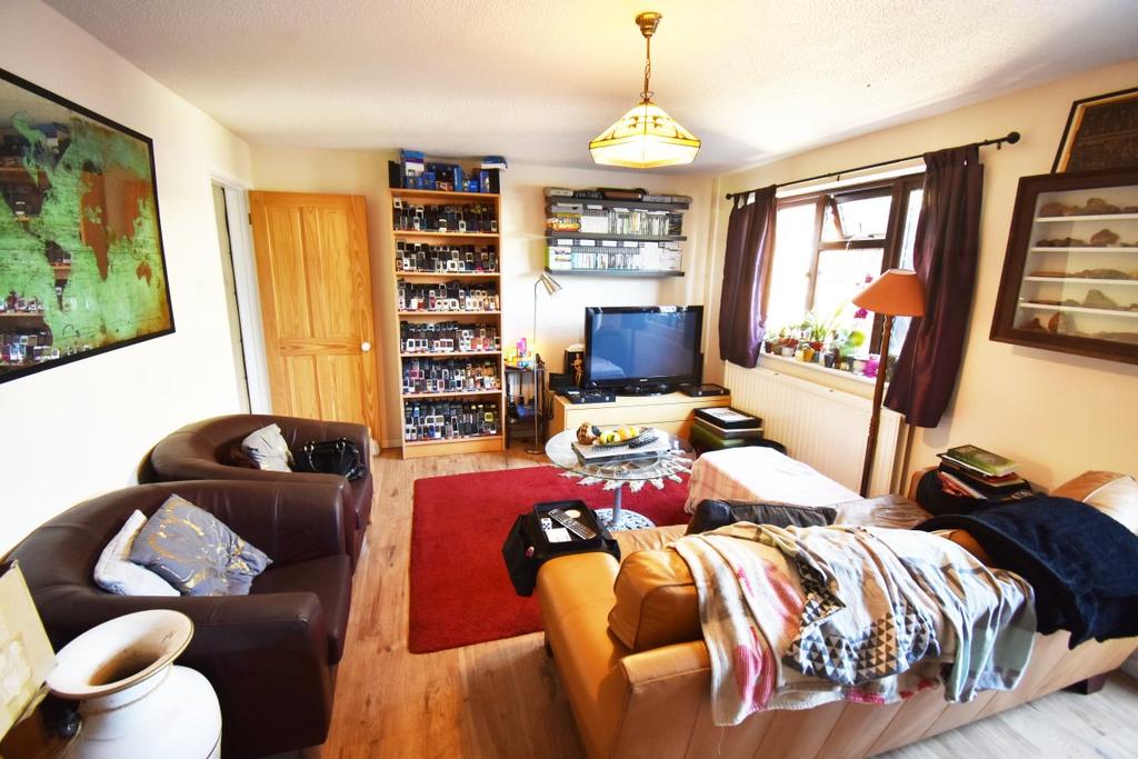 Robinsons Meadow, Ledbury 3 bed house £795 pcm (£183 pw)