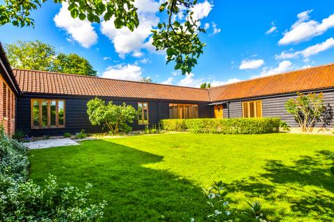 5 bedroom barn conversion to rent, Canfield Road, Takeley