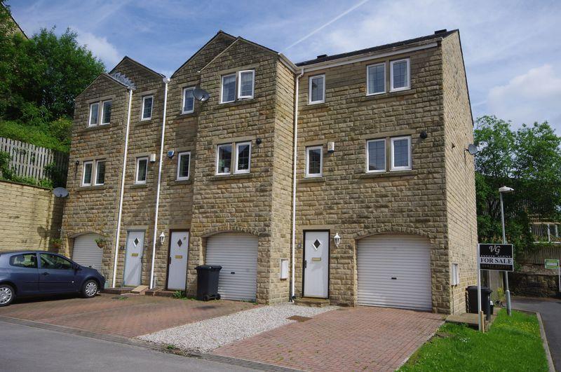 Stepping Stones, Ripponden, HX6 4FB 4 bed townhouse £200,000