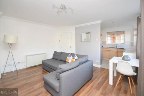 2 bedroom flat to rent, Knights Place, Windsor