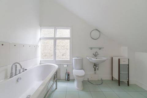 3 bedroom maisonette to rent - Madrid Road, Barnes, London