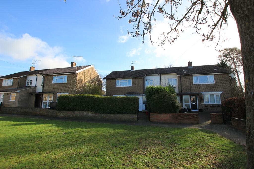 Forest Row, Stevenage 3 bed semidetached house £290,000