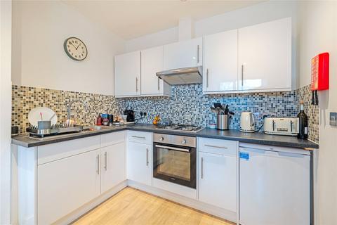 2 bedroom flat to rent, Minster Road, Cricklewood, NW2