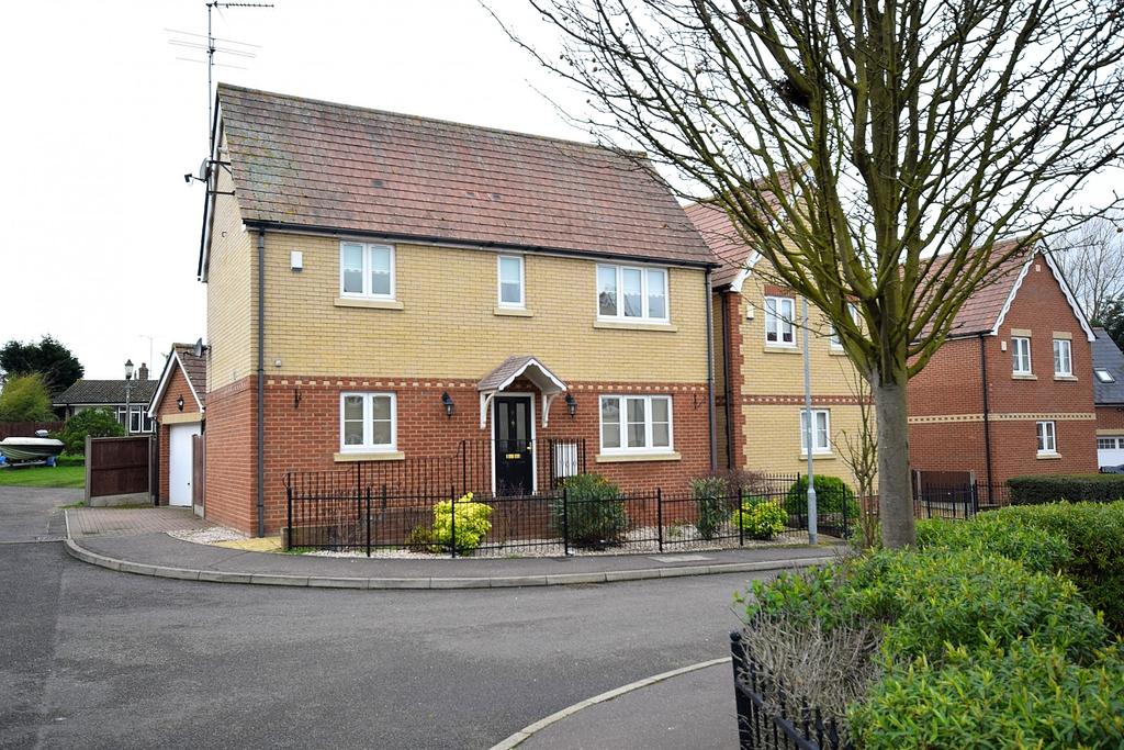 Mayland Quay, Mayland, Chelmsford, Essex, CM3 2 bed detached house £