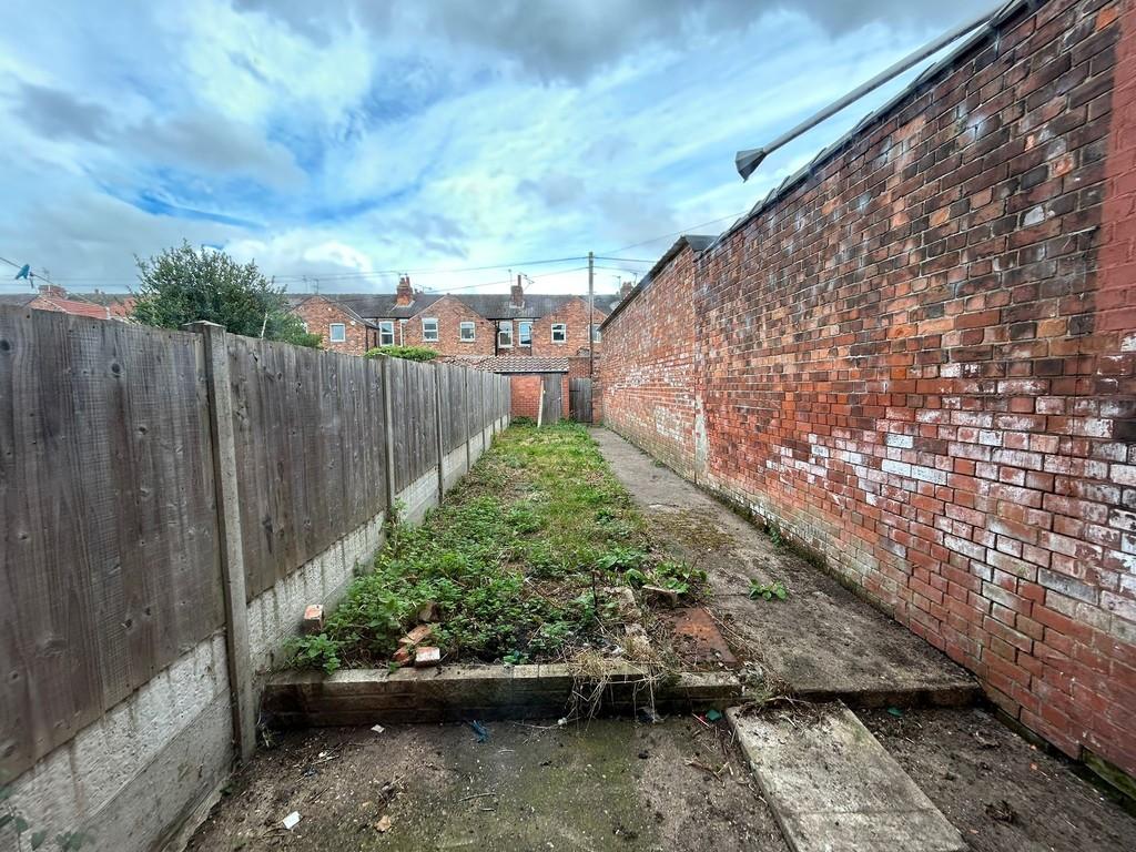 8 tennyson rear garden aug 24 pic