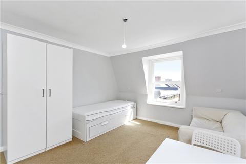 Studio to rent, Fulham Road, London, SW6