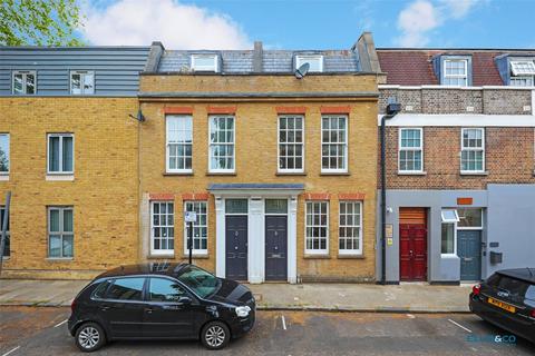 3 bedroom terraced house to rent, Whitehorse Road, London, E1
