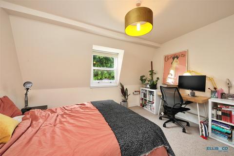 3 bedroom terraced house to rent, Whitehorse Road, London, E1