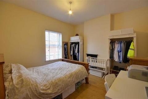 2 bedroom terraced house to rent, Reuben Street, Stockport