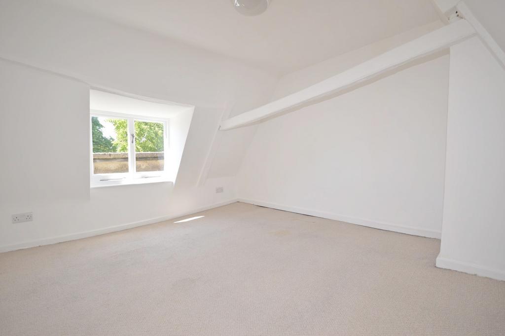 Bedroom Flat to rent