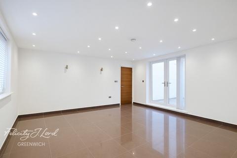 2 bedroom maisonette to rent, Haddo Street, London